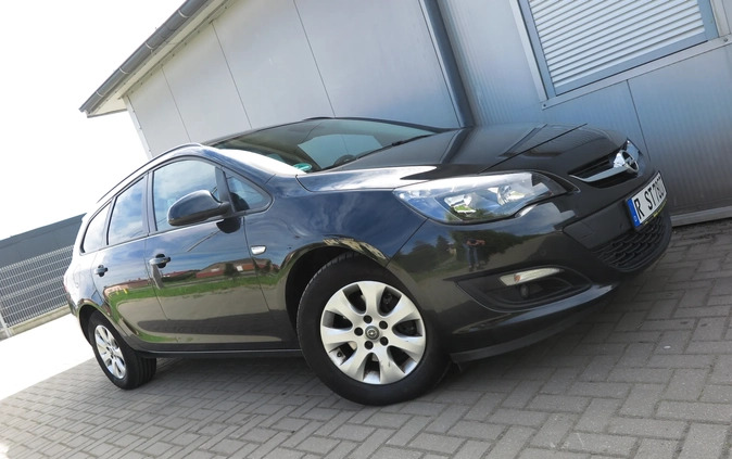 Opel Astra cena 28900 przebieg: 200000, rok produkcji 2015 z Brzeg małe 466